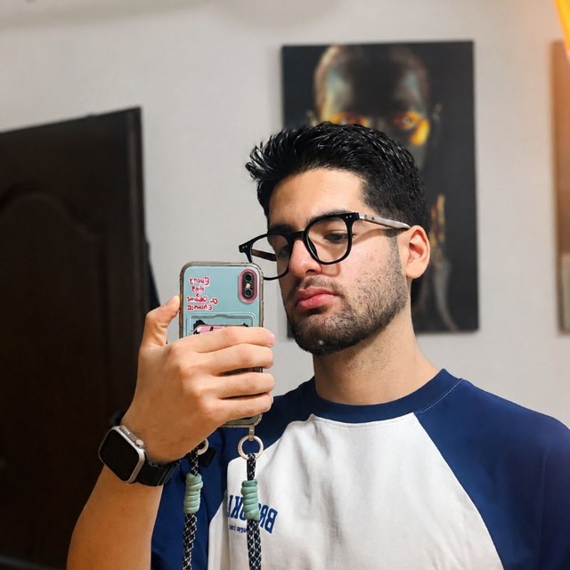 Portrait of Amir Riahi